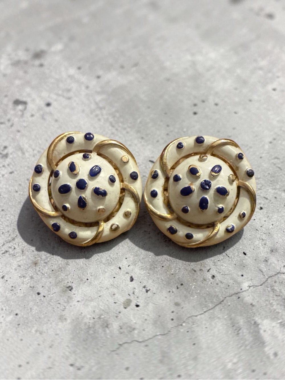 Crown Trifari Pet Series White and Blue Enameled Round Vintage Clip-On Earrings